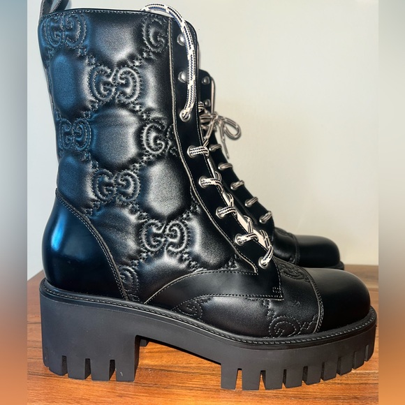 AUTHENTIC GUCCI BLACK QUILTED LACE UP LEATHER GG LOGO COMBAT BOOTS SZ 39/US 9 - Picture 3 of 15